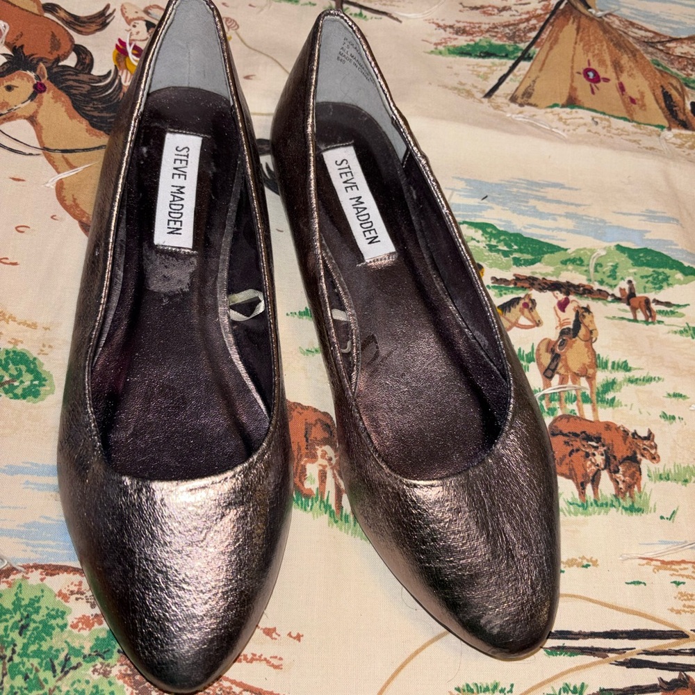 Bronze flats